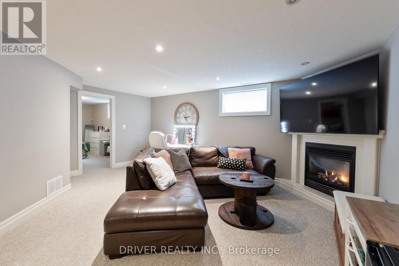 36 SPRUCE STREET W - 15