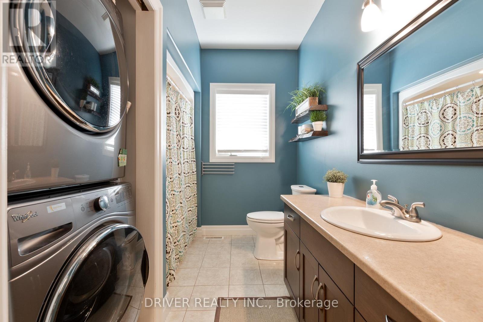 36 SPRUCE STREET W - 8