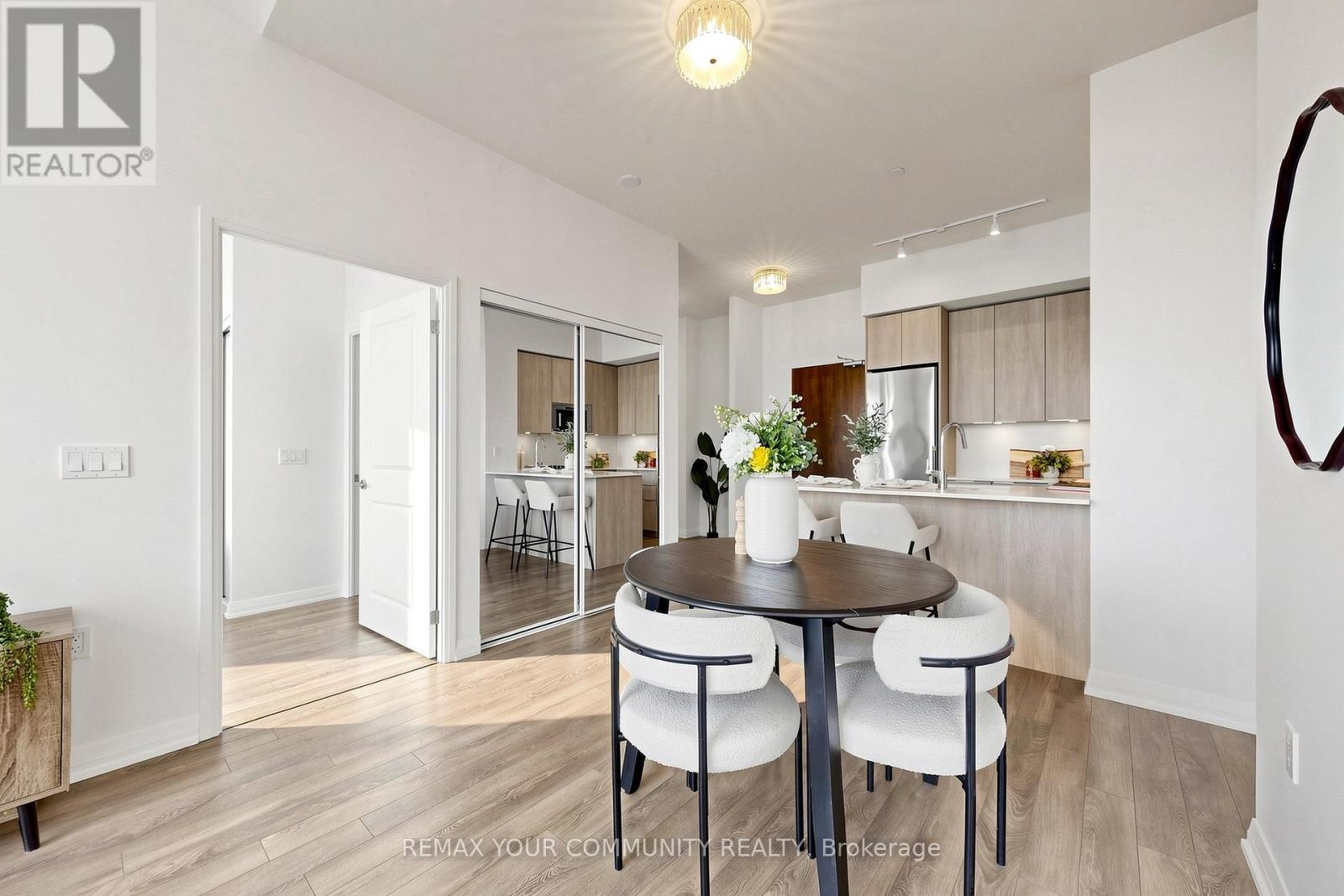 #PH10 99 EAGLE ROCK WAY - 12