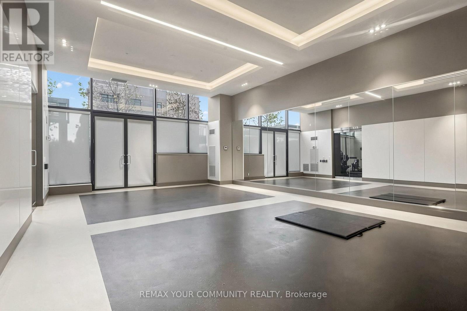 #PH10 99 EAGLE ROCK WAY - 49