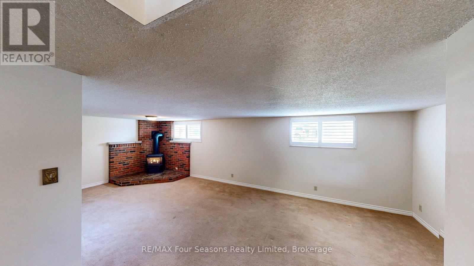 323 HICKORY STREET - 20