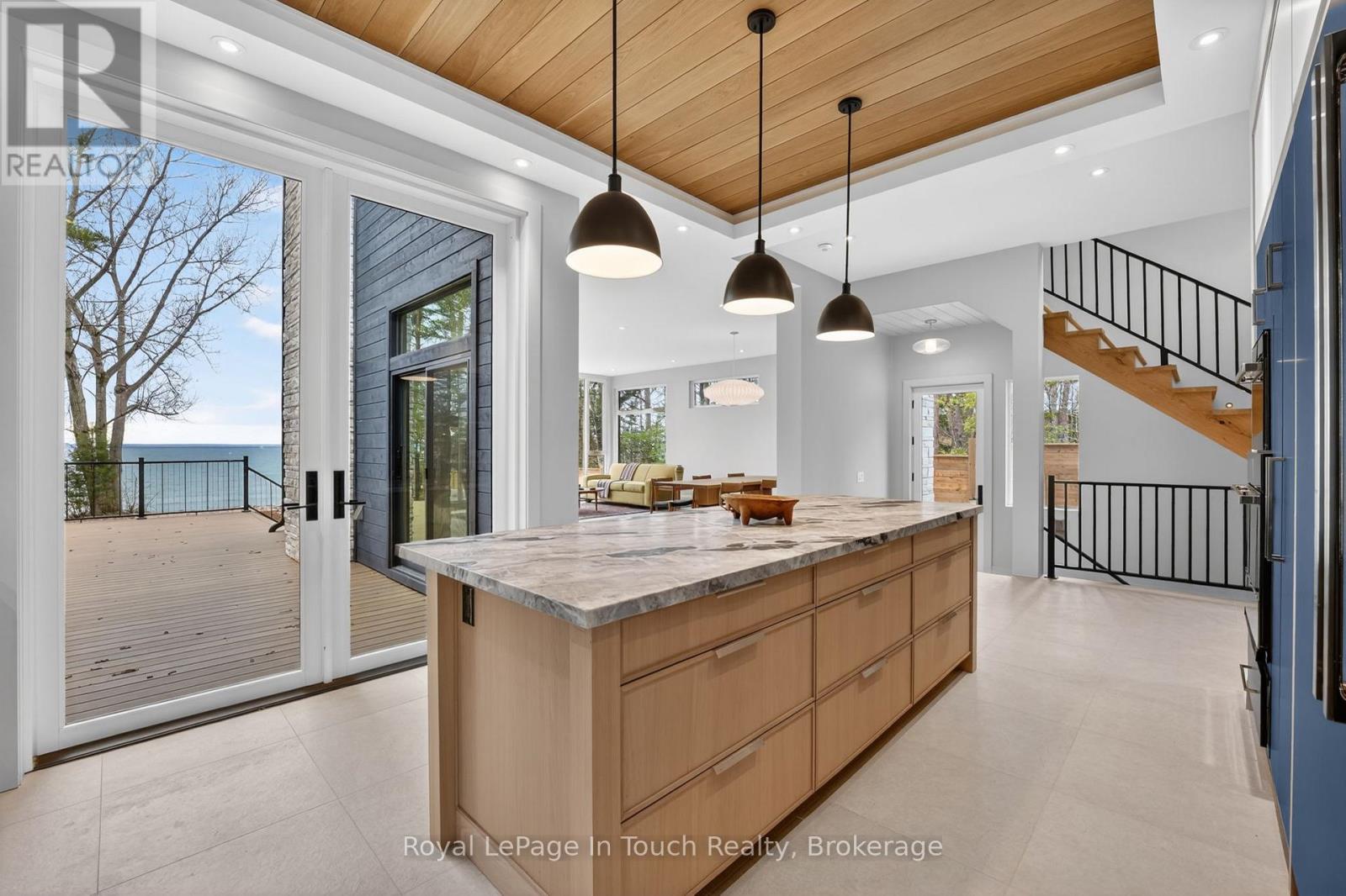 160 TINY BEACHES ROAD N - 10