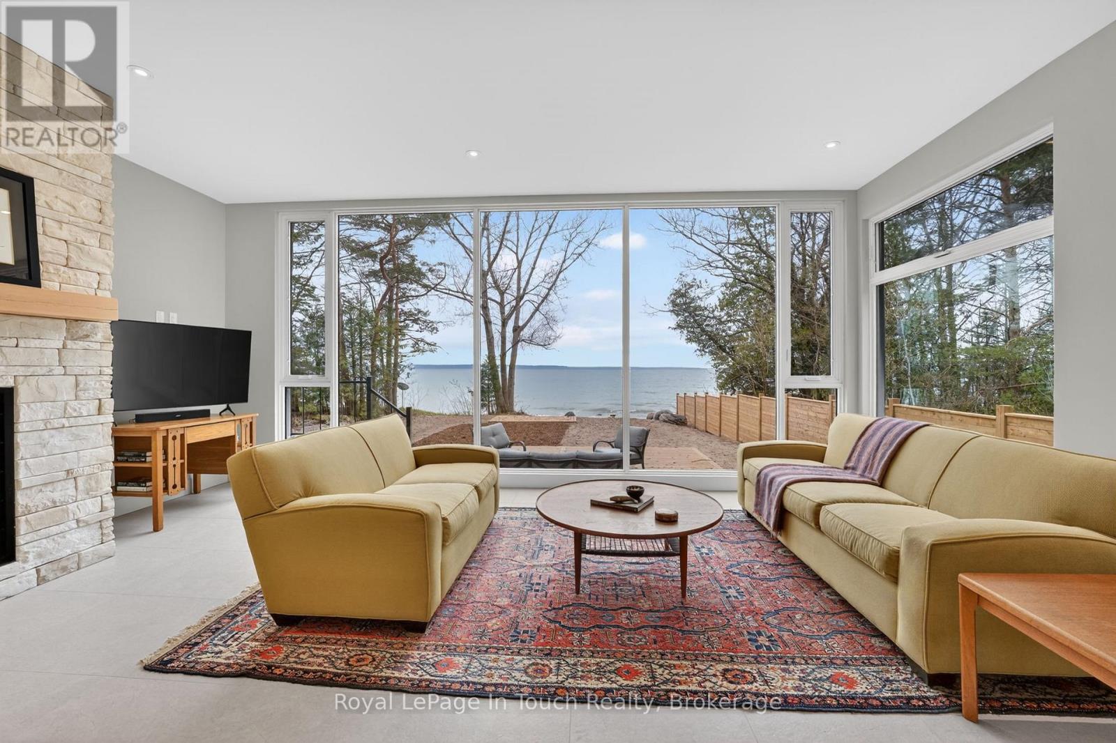 160 TINY BEACHES ROAD N - 16