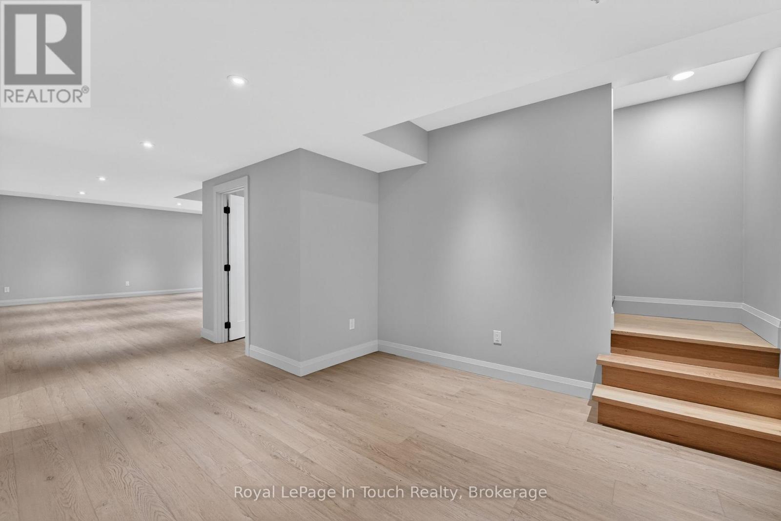 160 TINY BEACHES ROAD N - 32