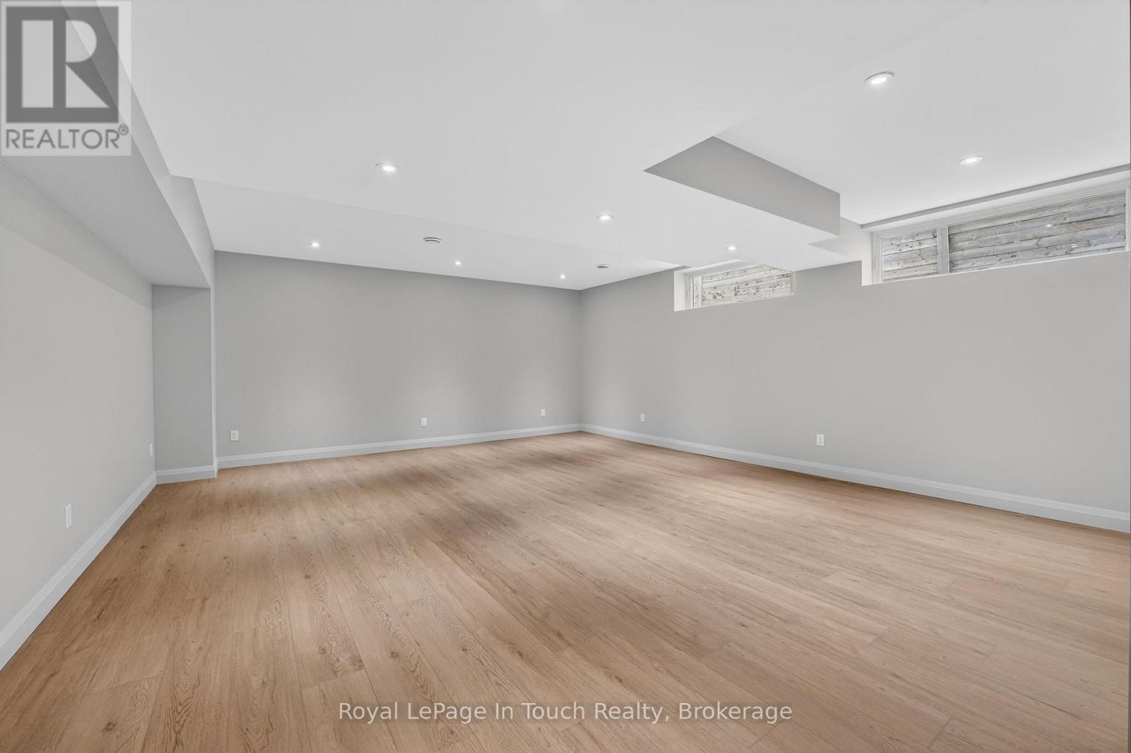 160 TINY BEACHES ROAD N - 33