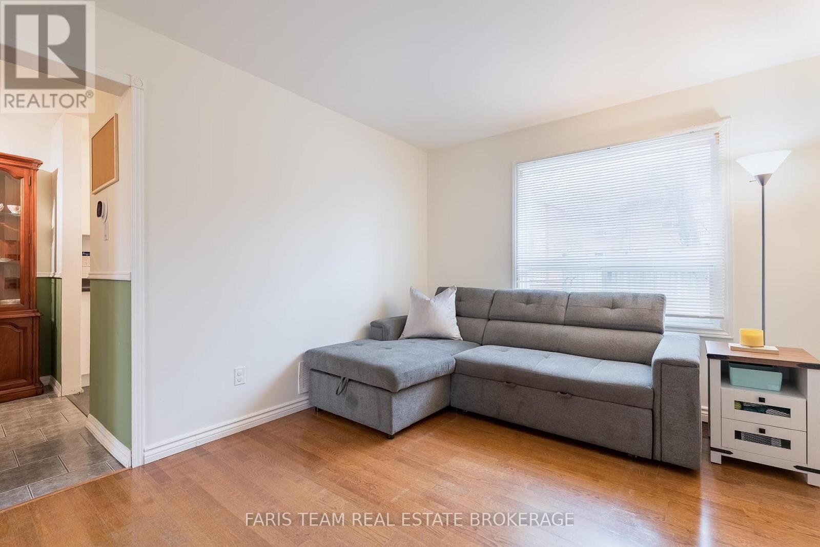 44 HADDEN CRESCENT - 10