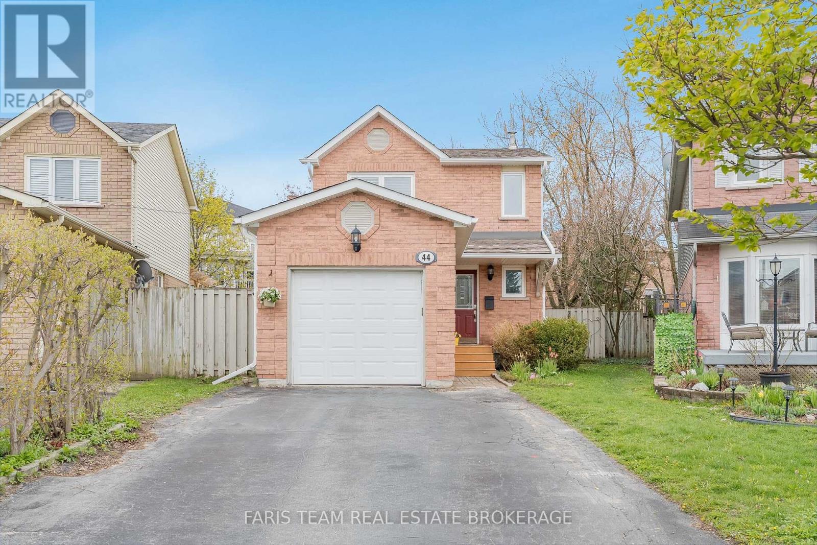 44 HADDEN CRESCENT - 2