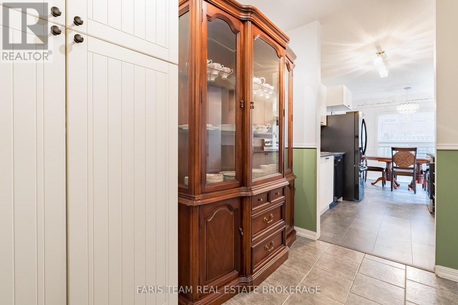 44 HADDEN CRESCENT - 7