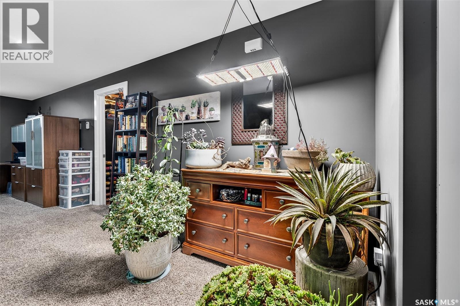 1048 6th AVENUE NW - 40