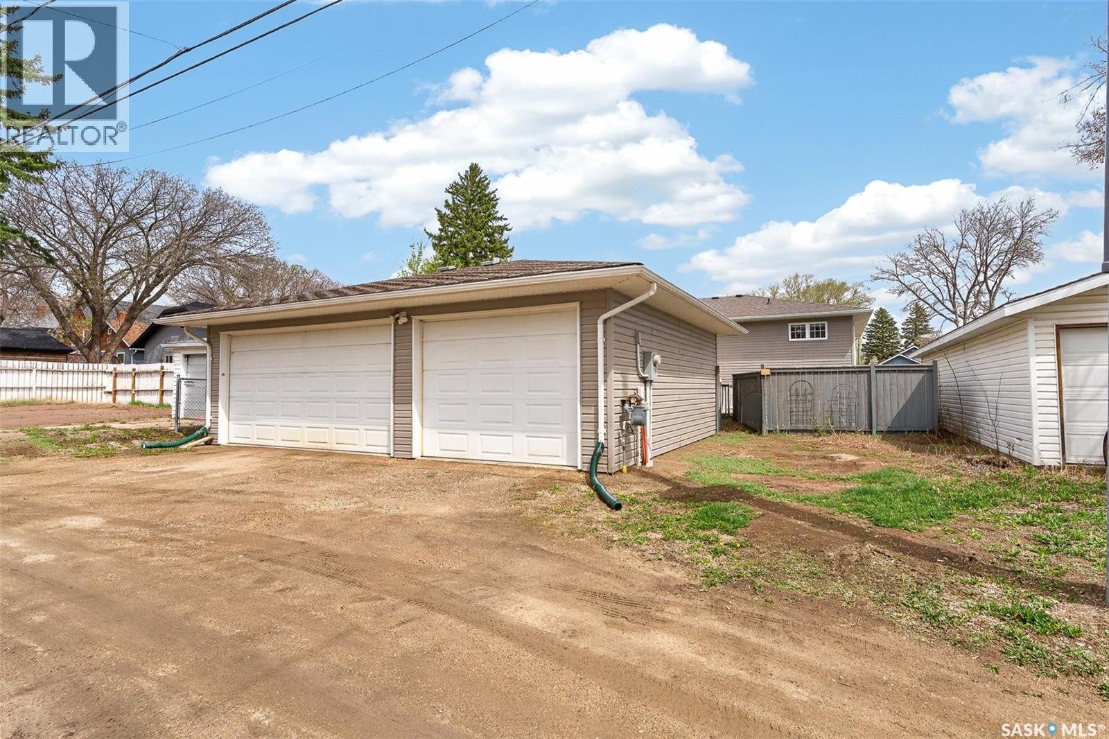 1048 6th AVENUE NW - 48