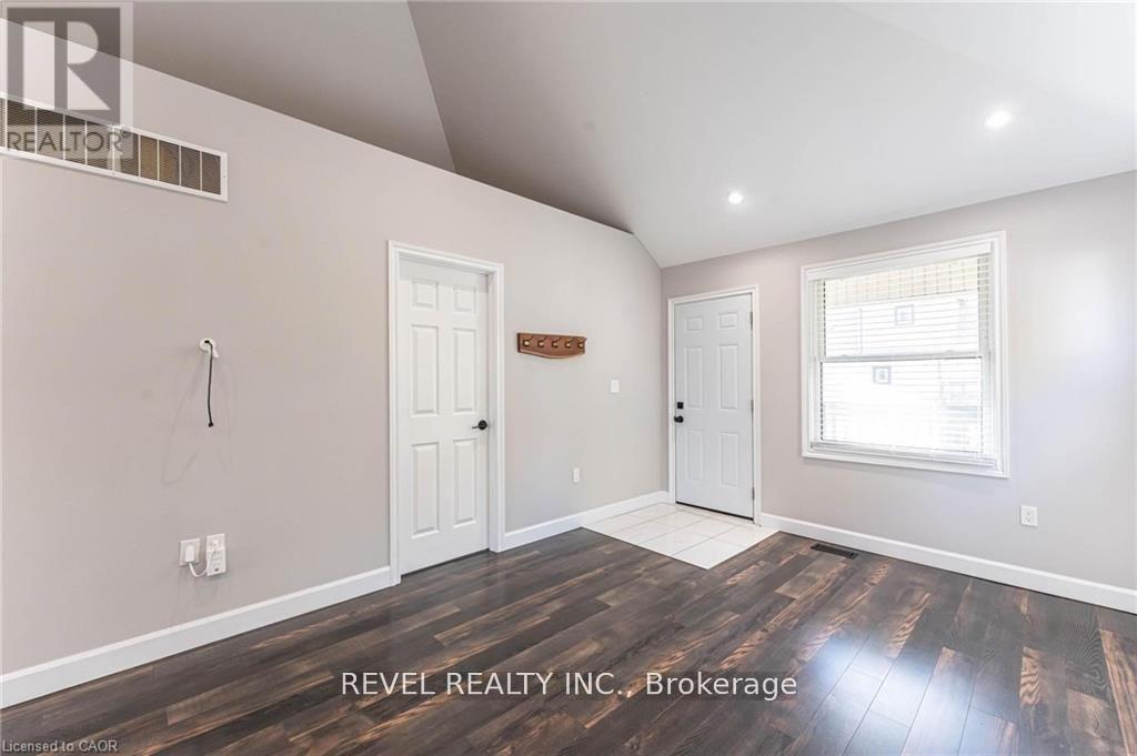222 KENSINGTON AVENUE N - 31