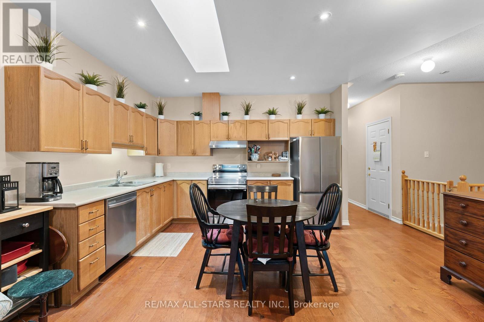 #11 111 COLBORNE STREET - 4