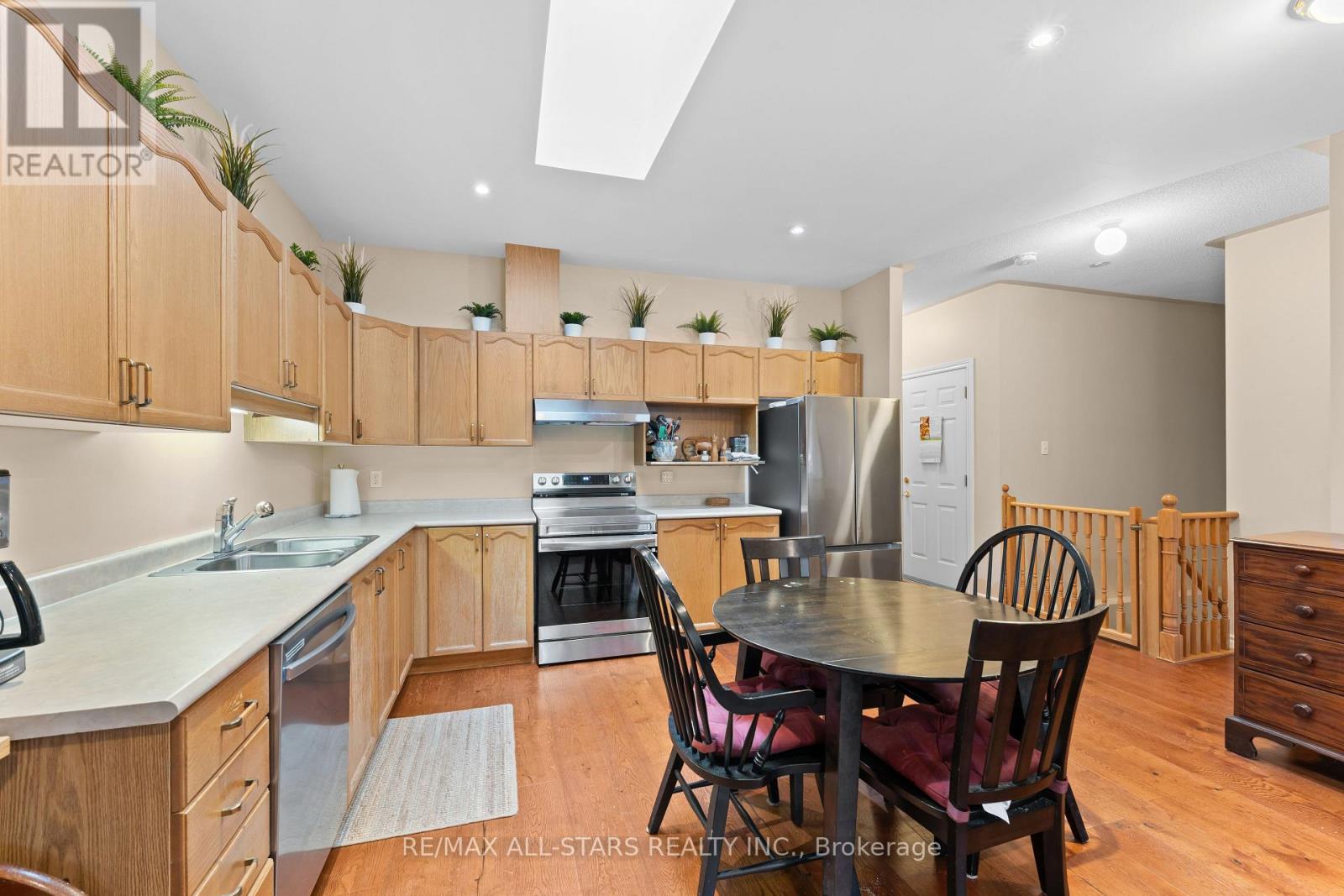#11 111 COLBORNE STREET - 6