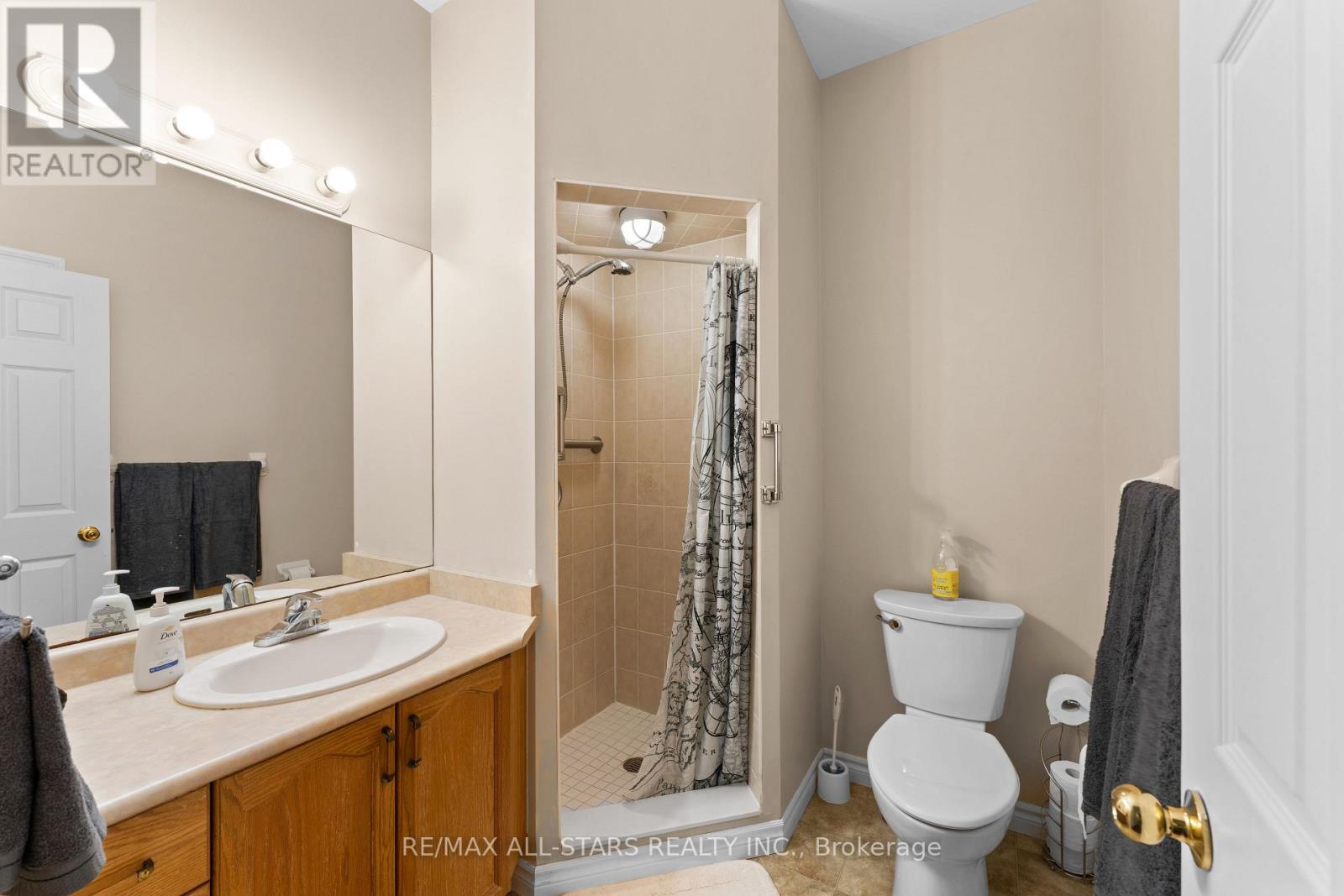 #11 111 COLBORNE STREET - 11