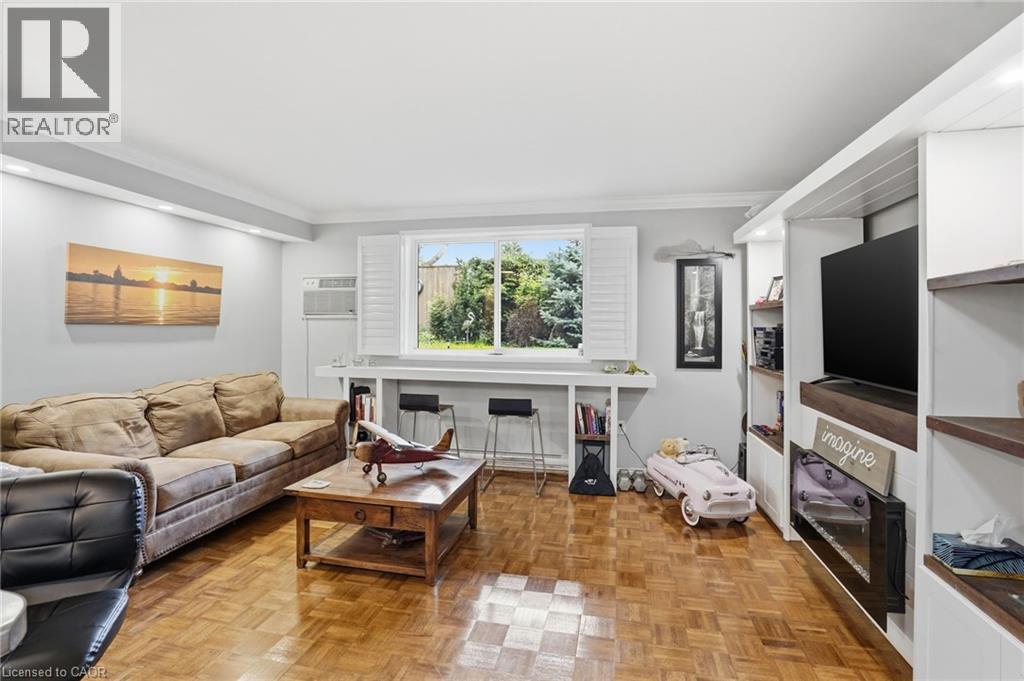 #104 482 JAMES Street N - 12