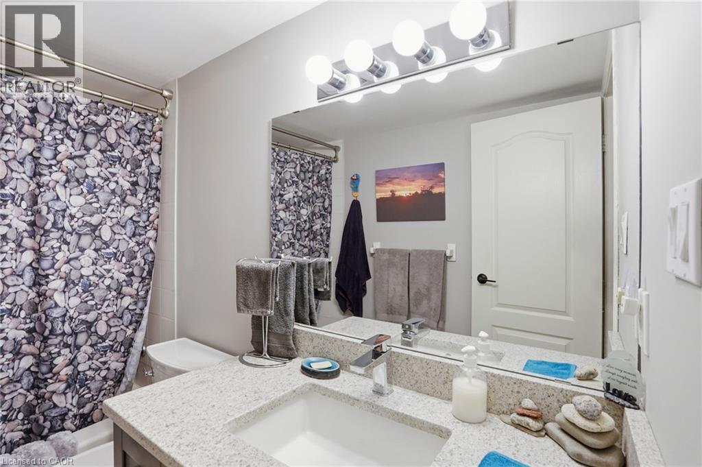 #104 482 JAMES Street N - 33