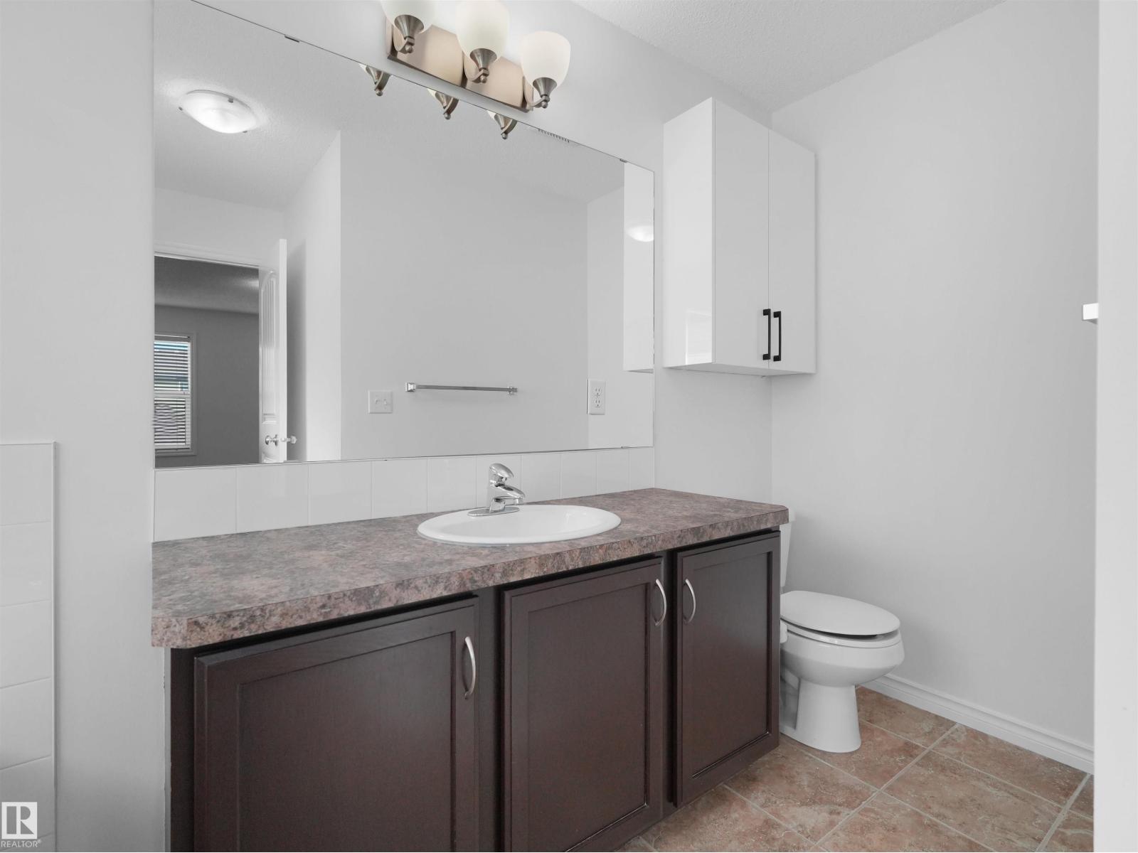 2017 32A ST NW, Edmonton