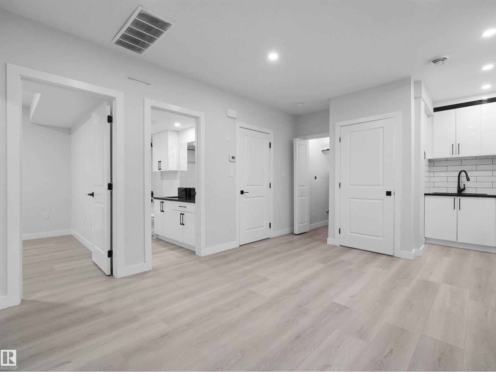 2017 32A ST NW, Edmonton
