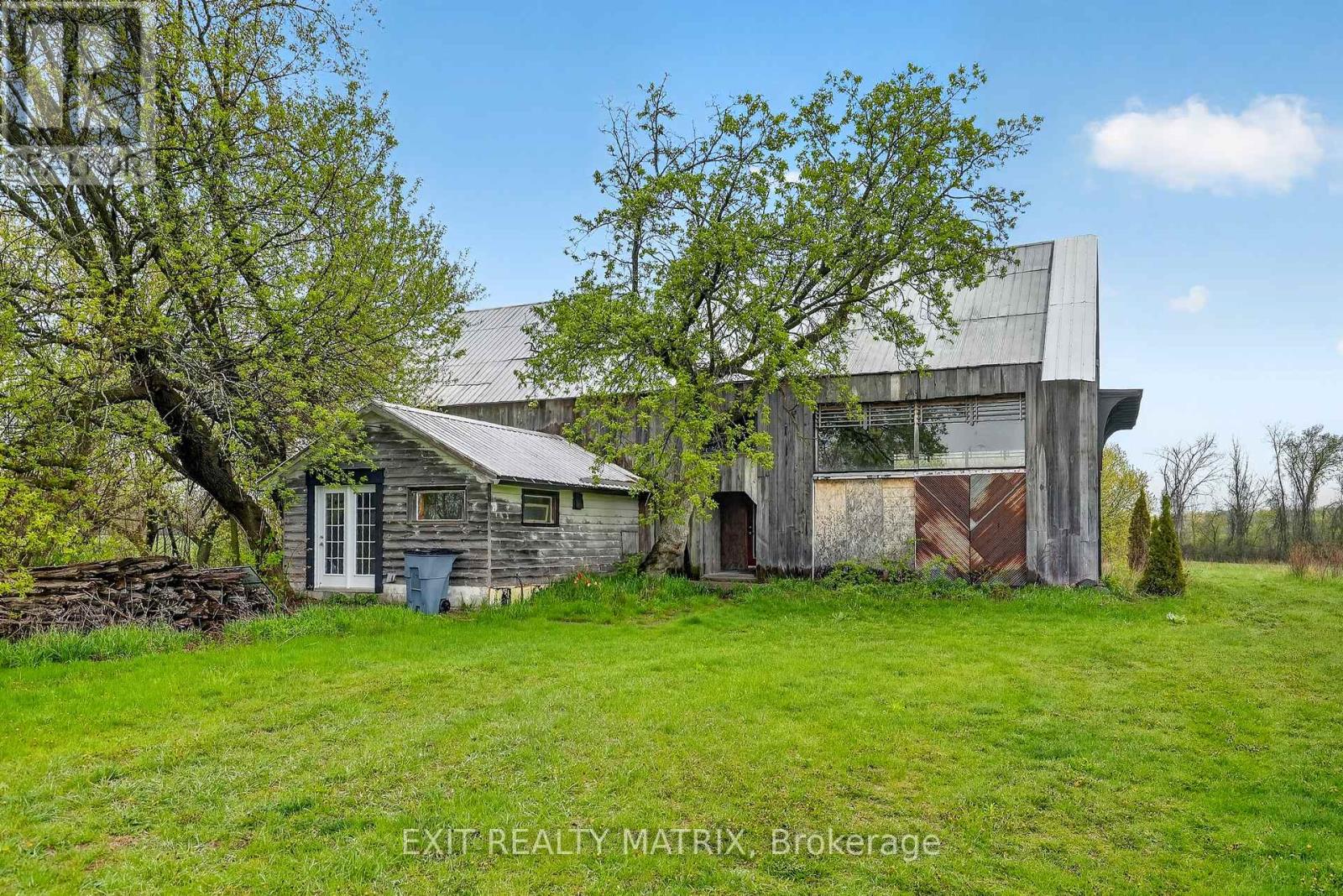 7499 BANK STREET - 28