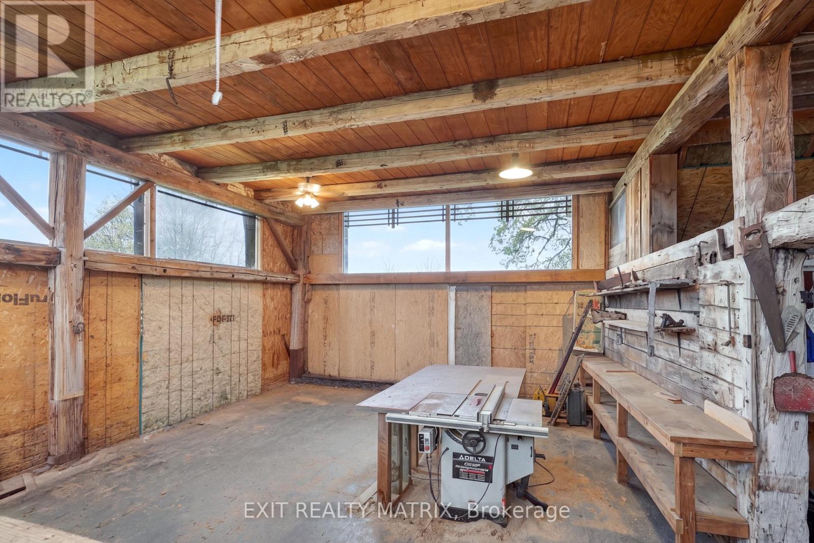 7499 BANK STREET - 34