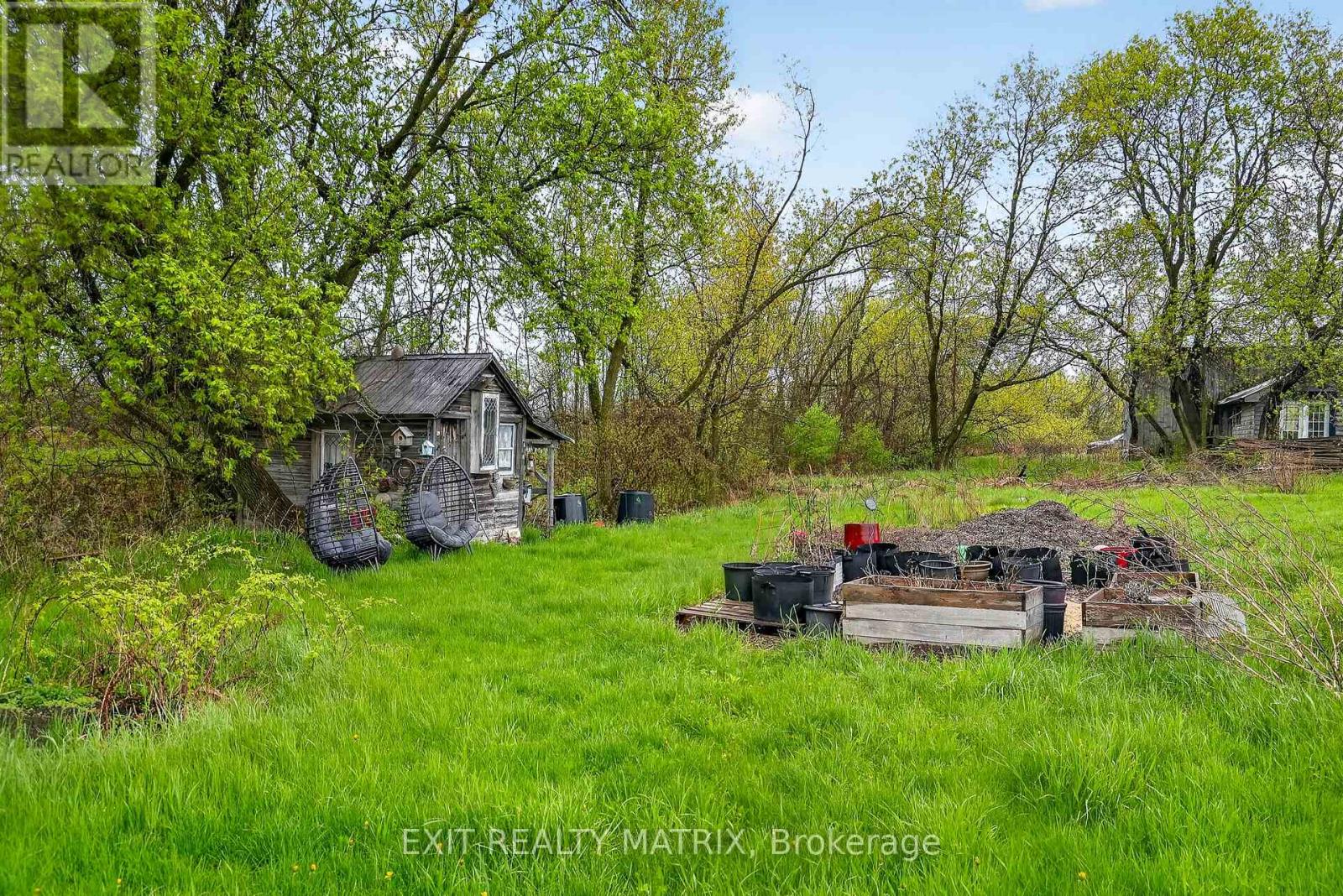 7499 BANK STREET - 37