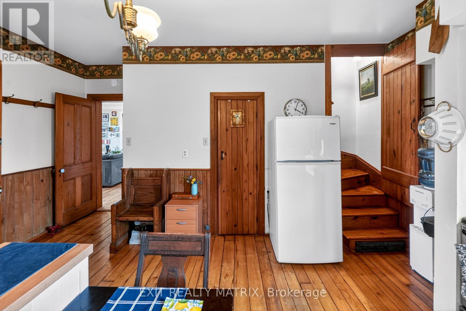 7499 BANK STREET - 7