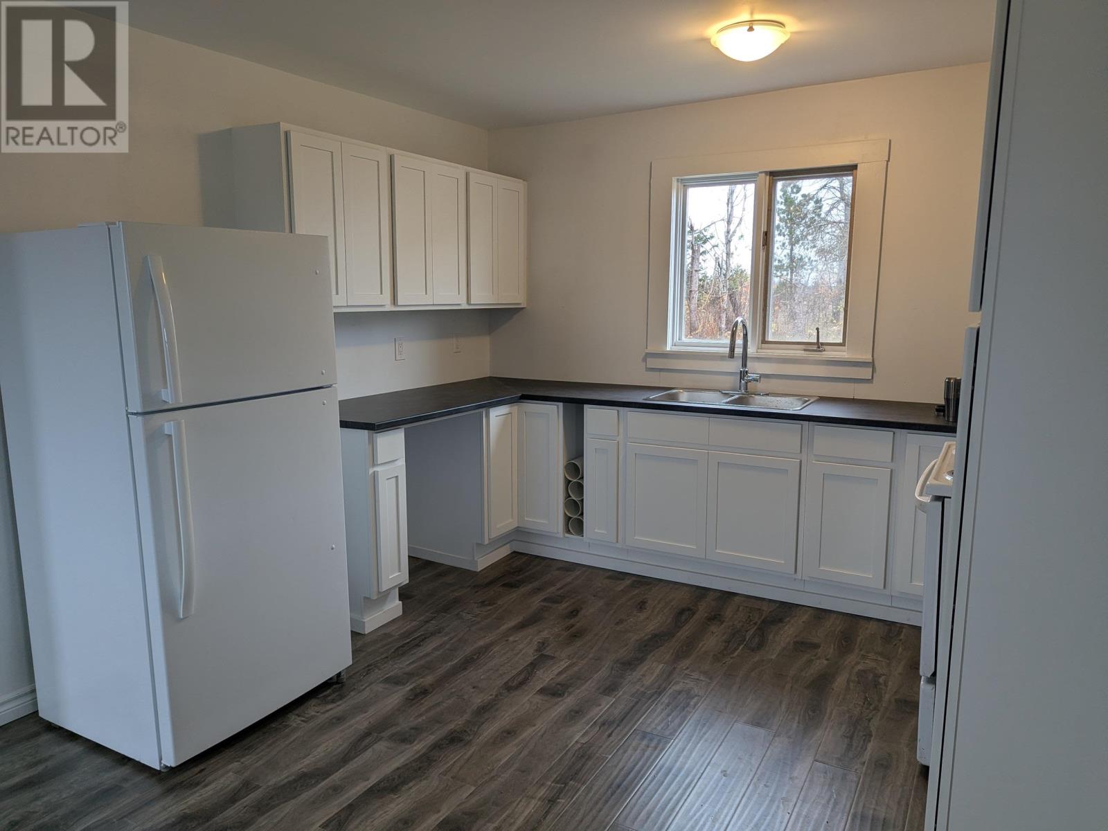 842 Strathcona Road - 13