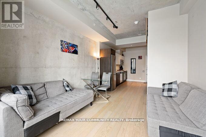 #PH11 39 BRANT STREET - 12