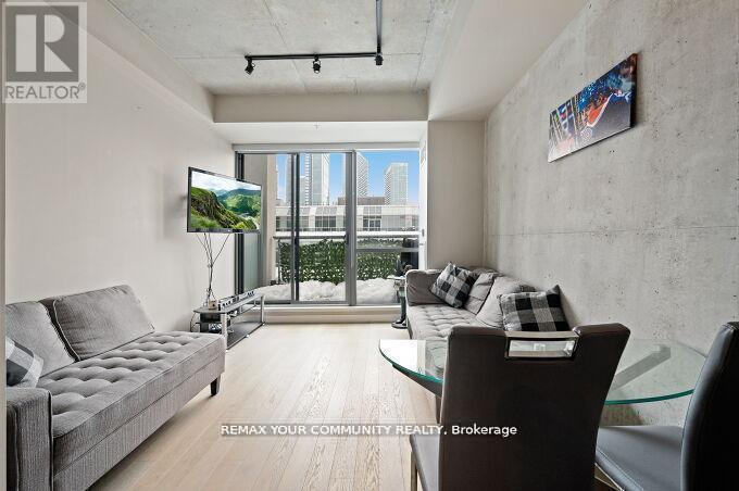 #PH11 39 BRANT STREET - 11