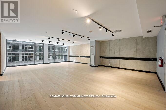 #PH11 39 BRANT STREET - 37
