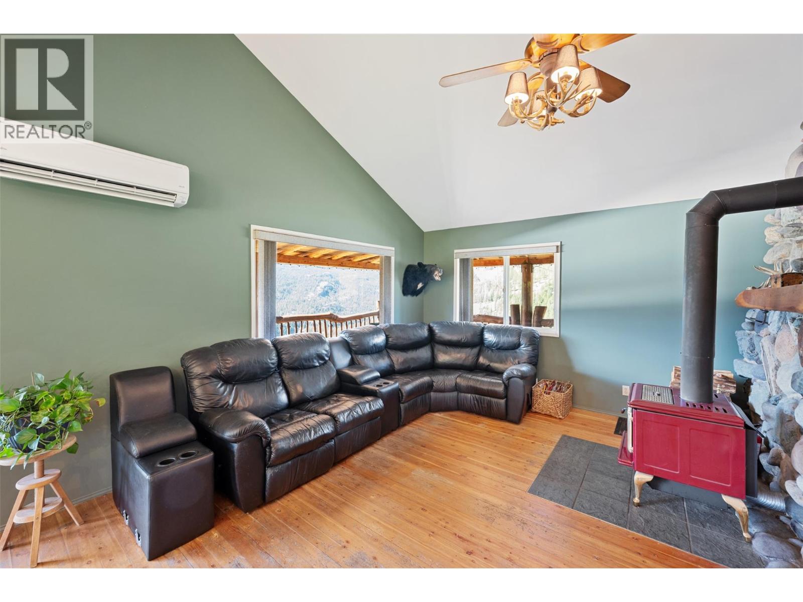 875 Sheep Creek Road, Kaleden