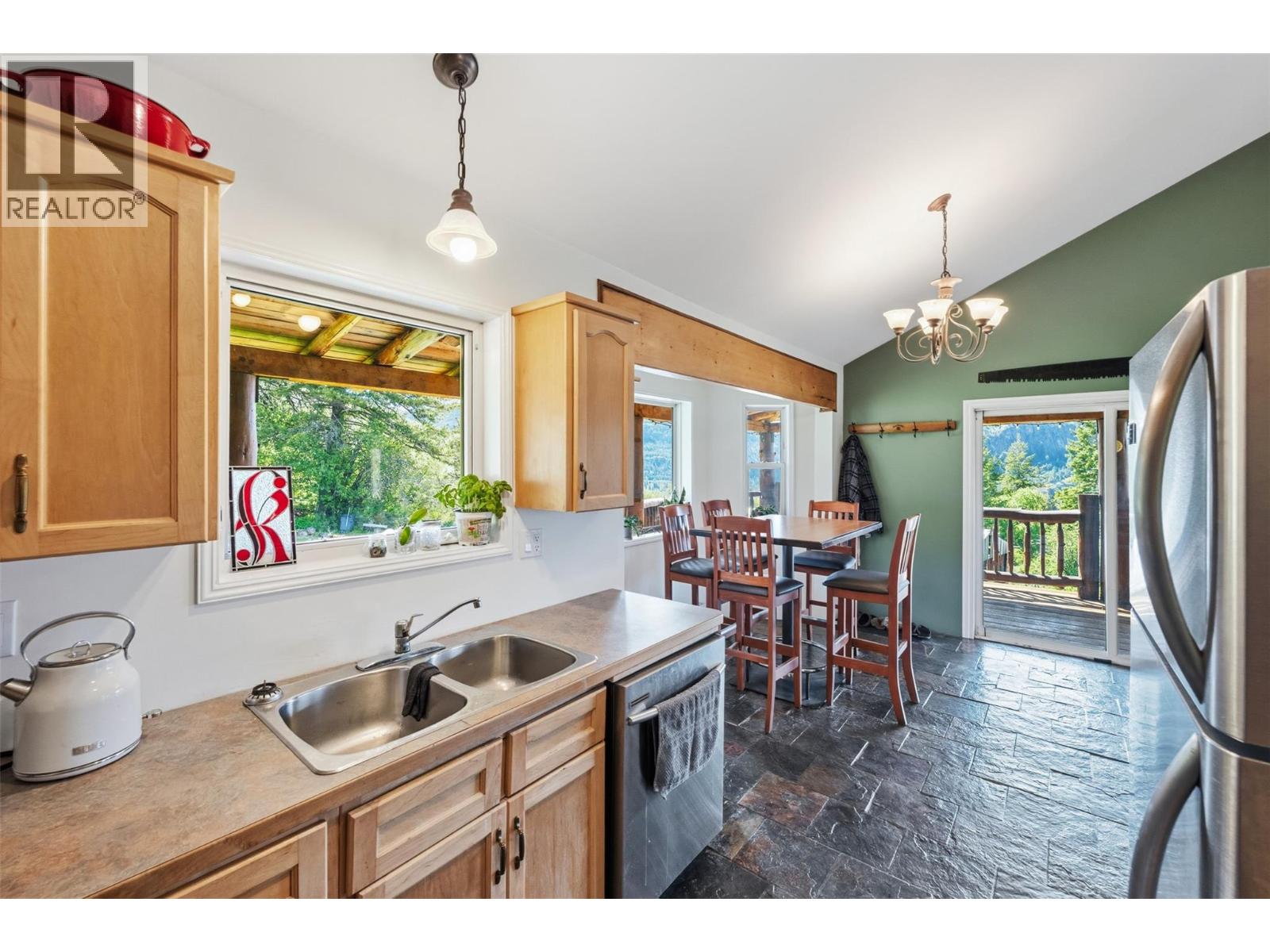 875 Sheep Creek Road, Kaleden