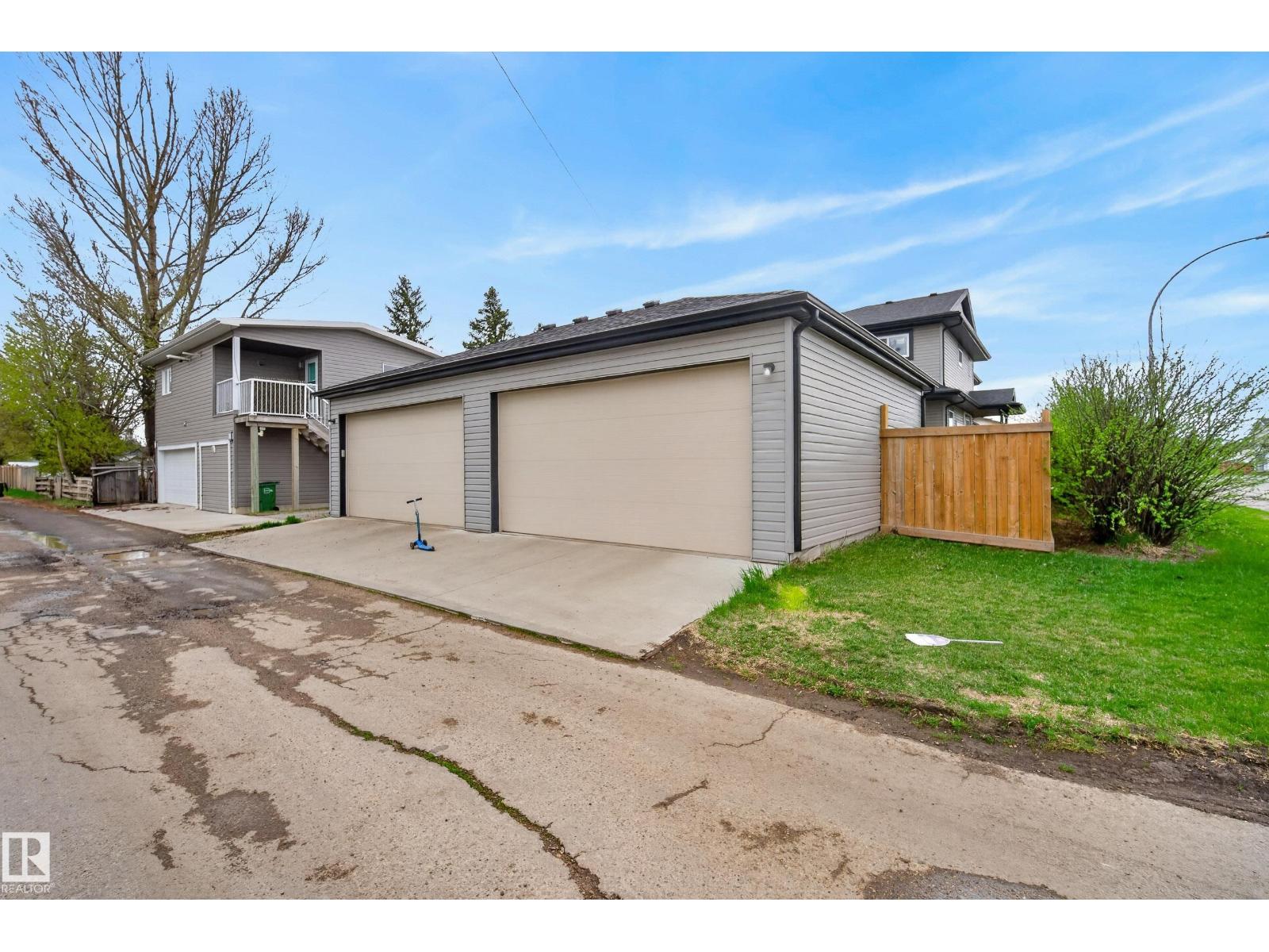 14921 90 AV NW - 10