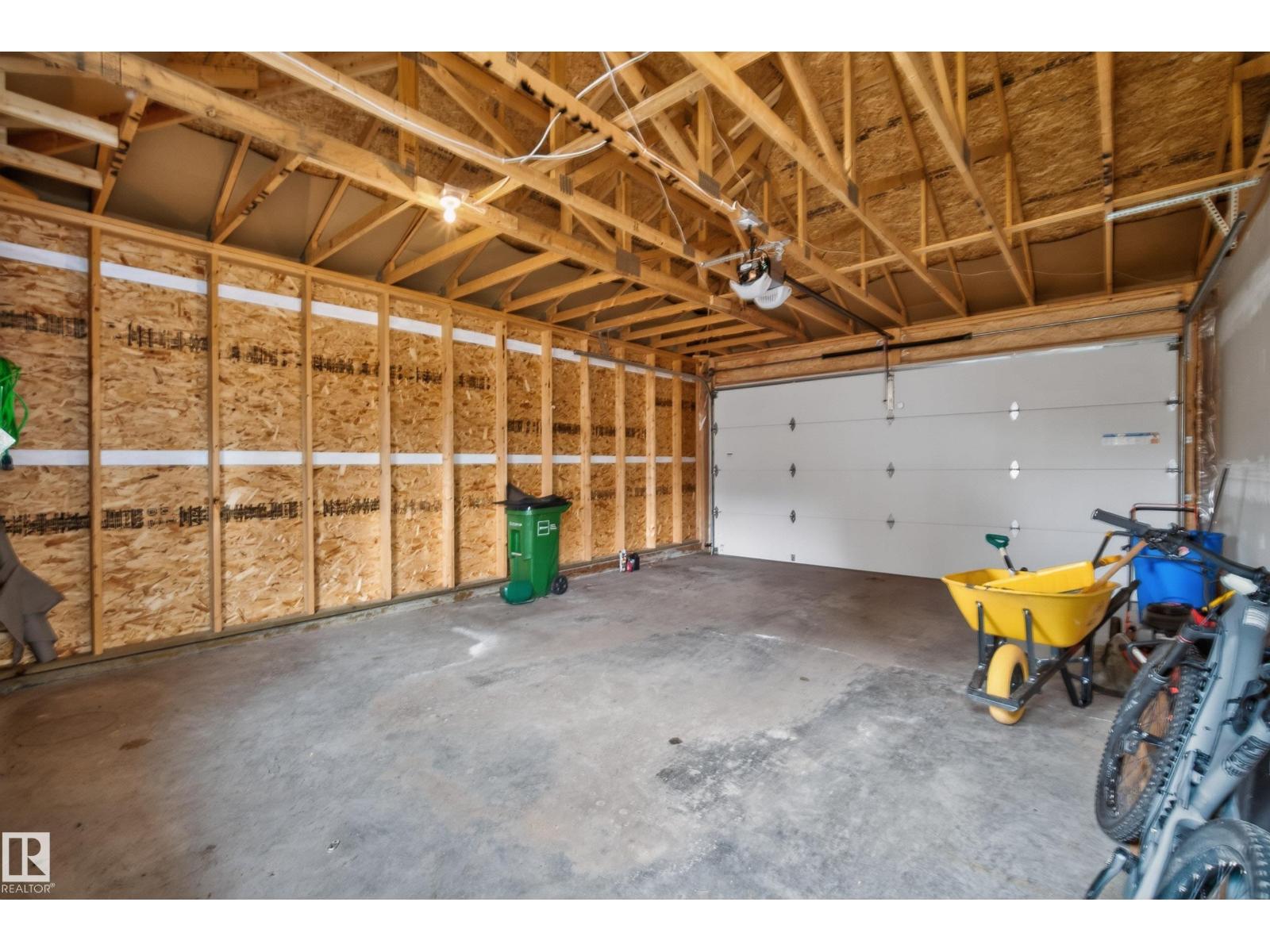 14921 90 AV NW - 11