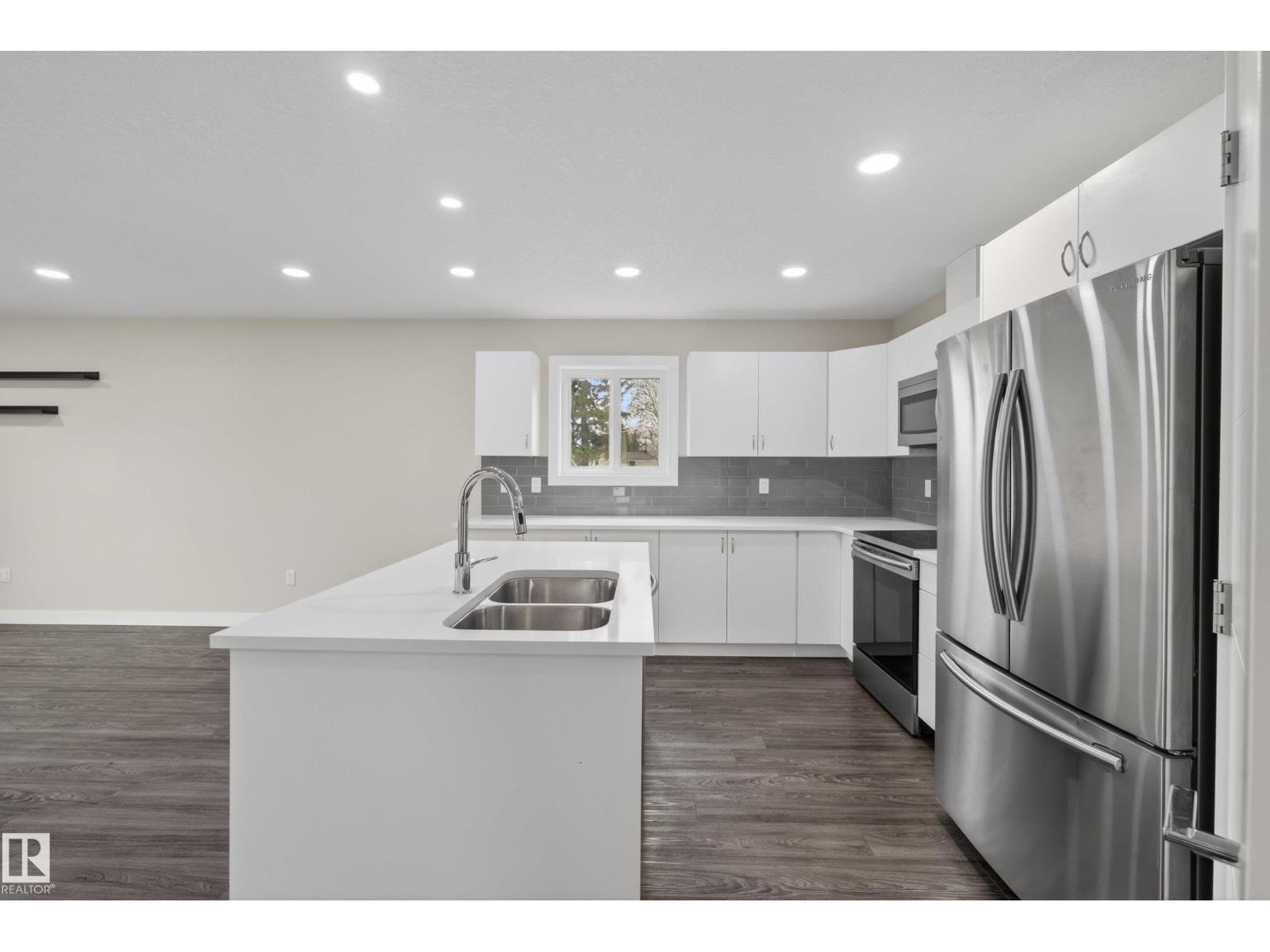 14921 90 AV NW - 17
