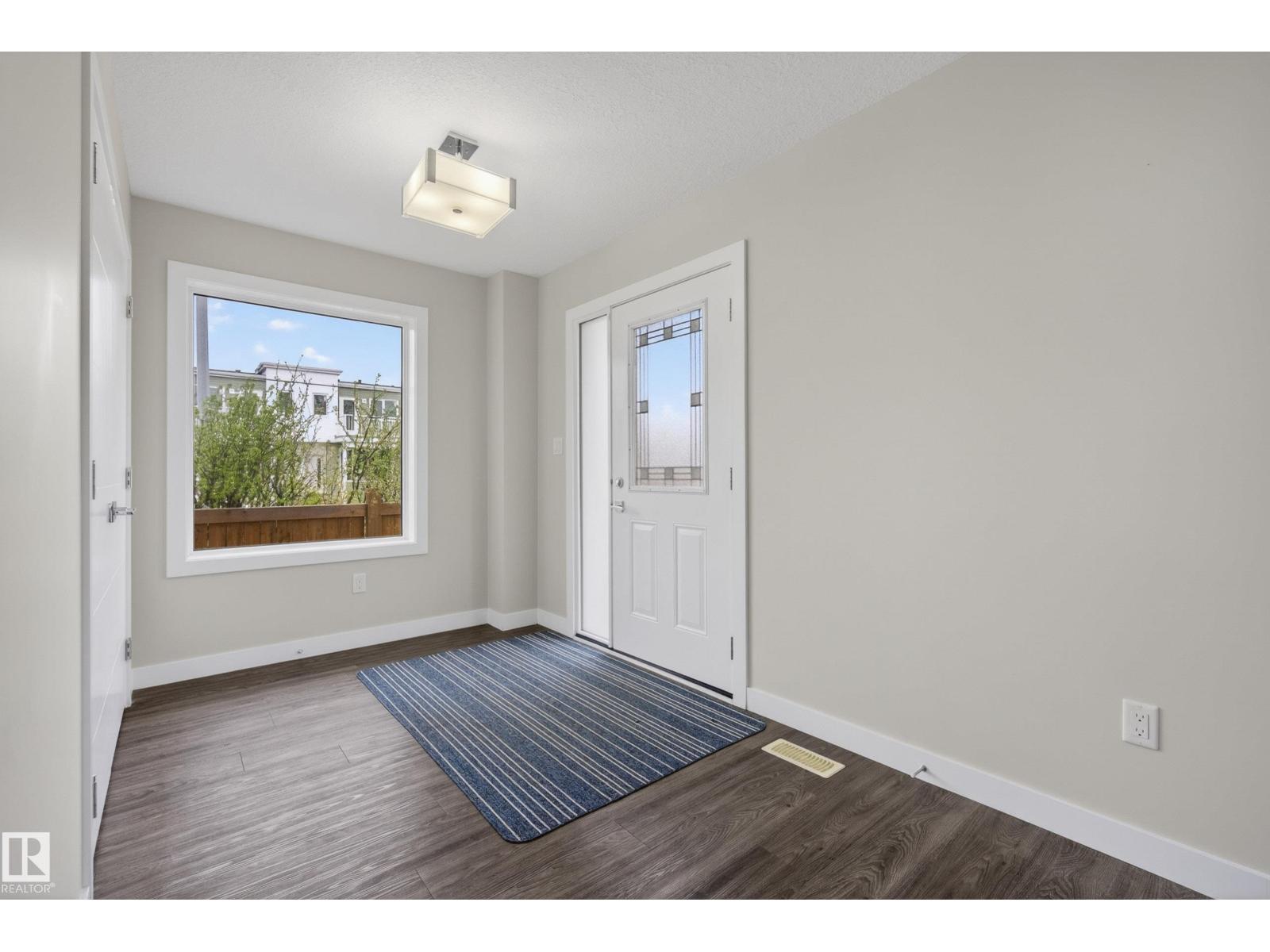 14921 90 AV NW - 25