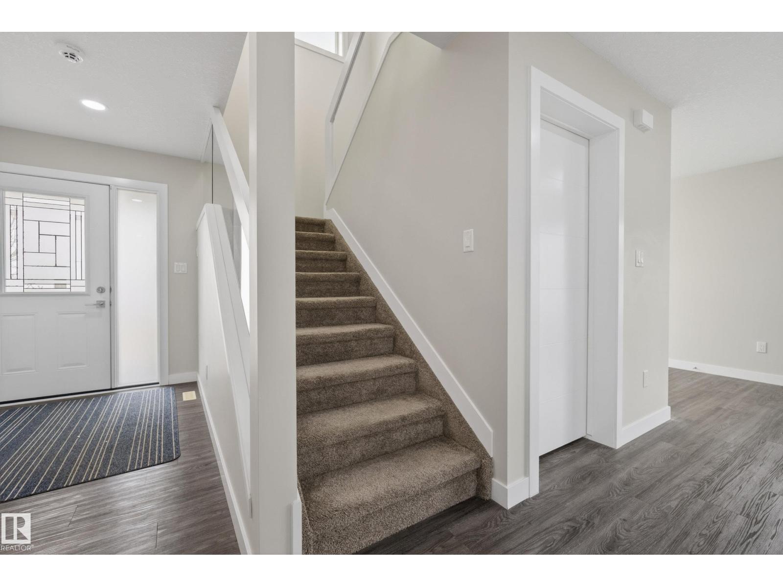 14921 90 AV NW - 27