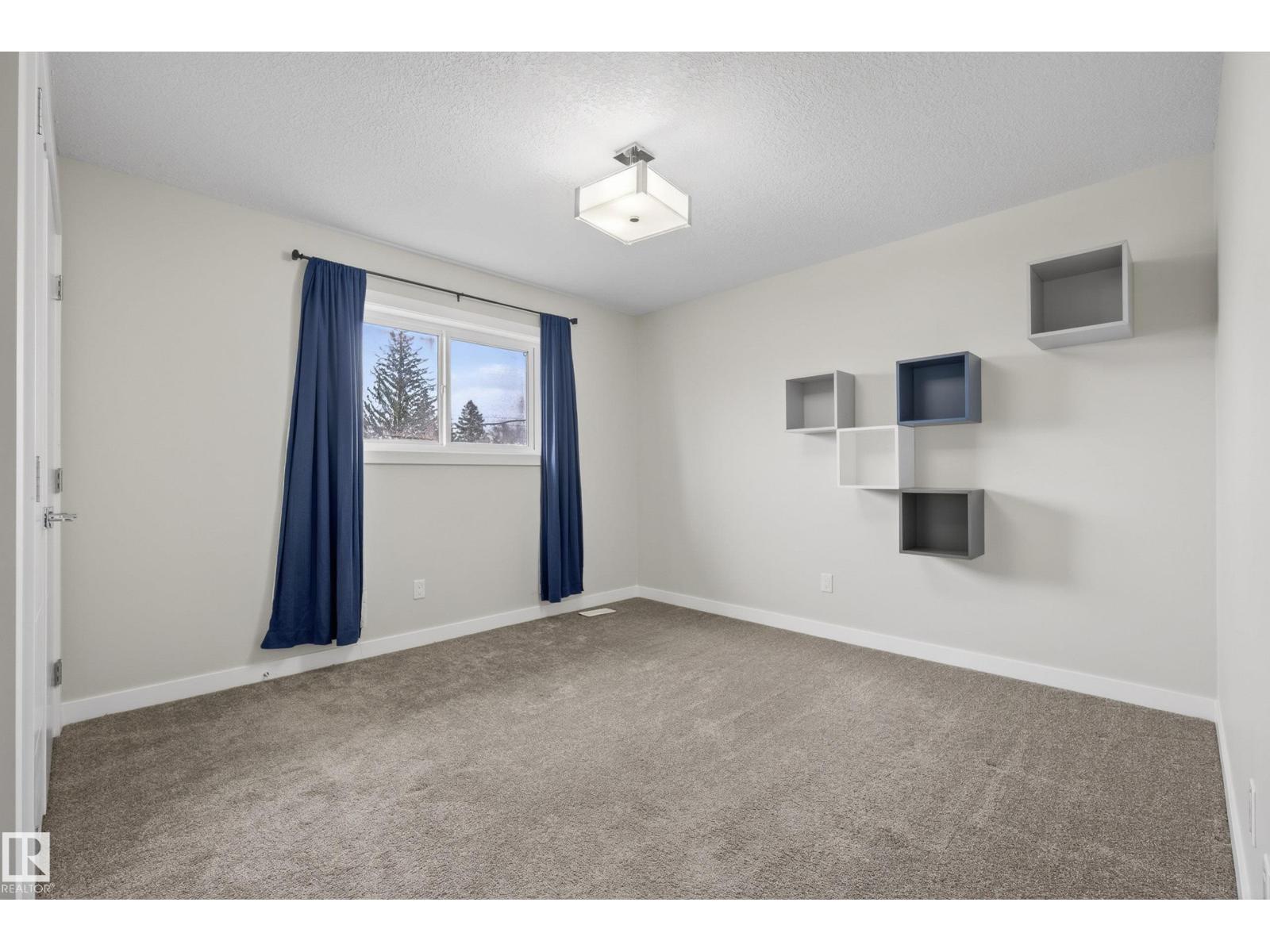 14921 90 AV NW - 33