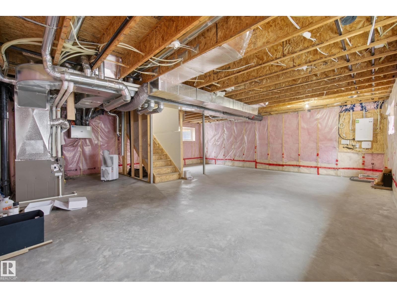14921 90 AV NW - 40