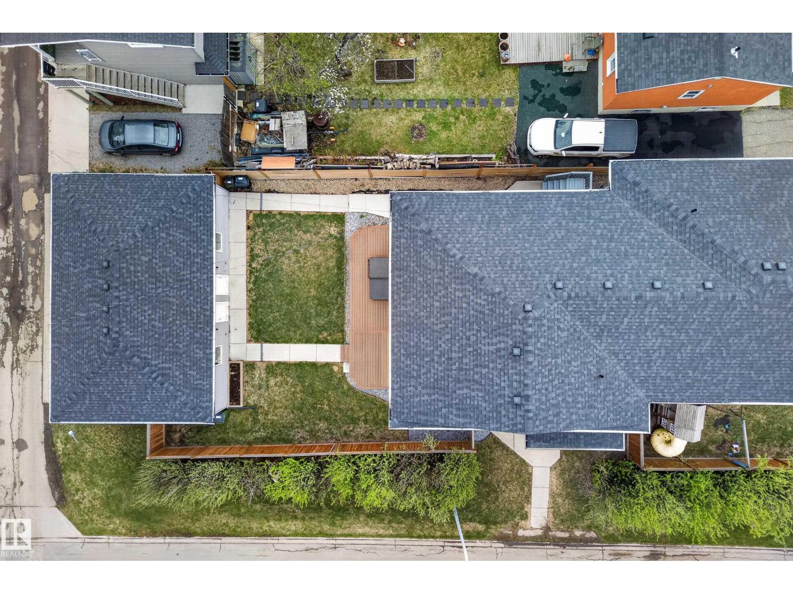 14921 90 AV NW - 45