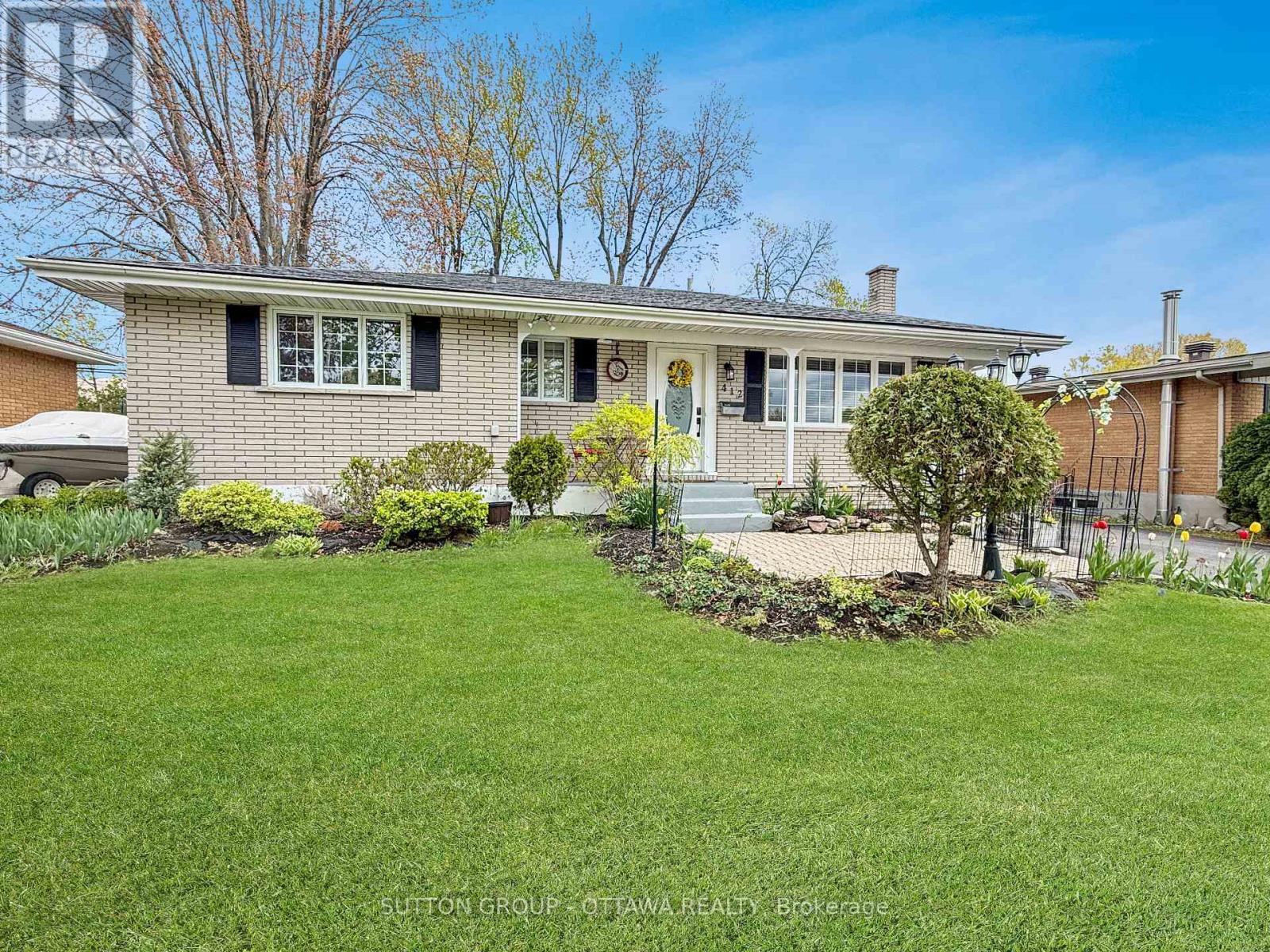412 LEITCH DRIVE - 1