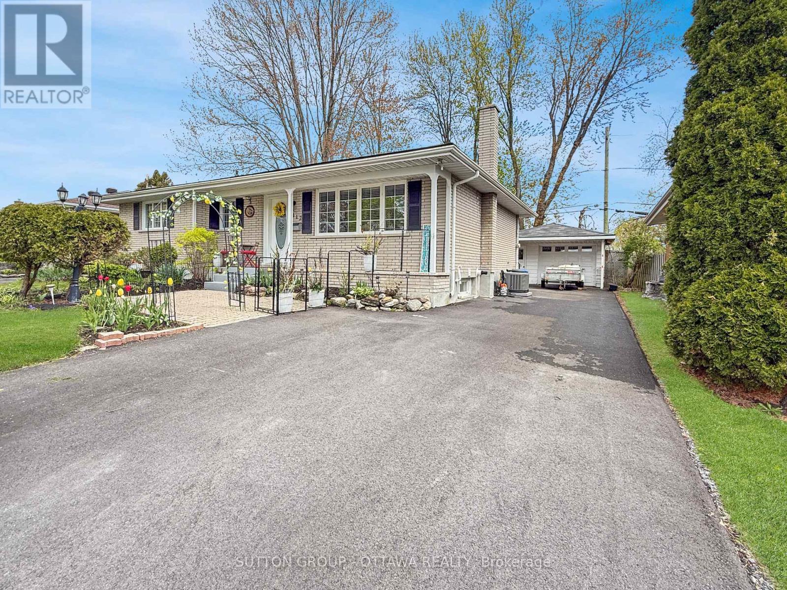 412 LEITCH DRIVE - 4