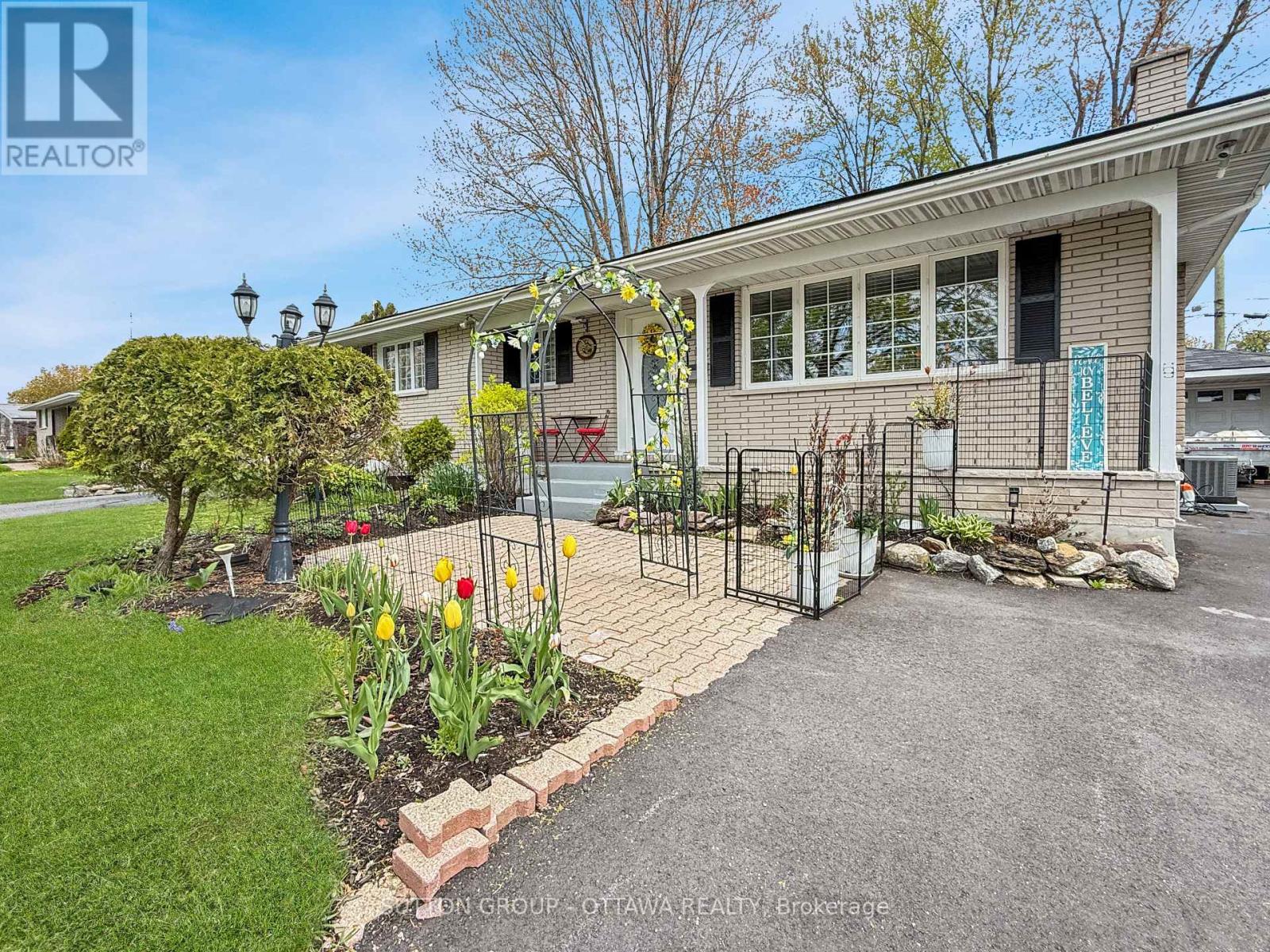 412 LEITCH DRIVE - 5