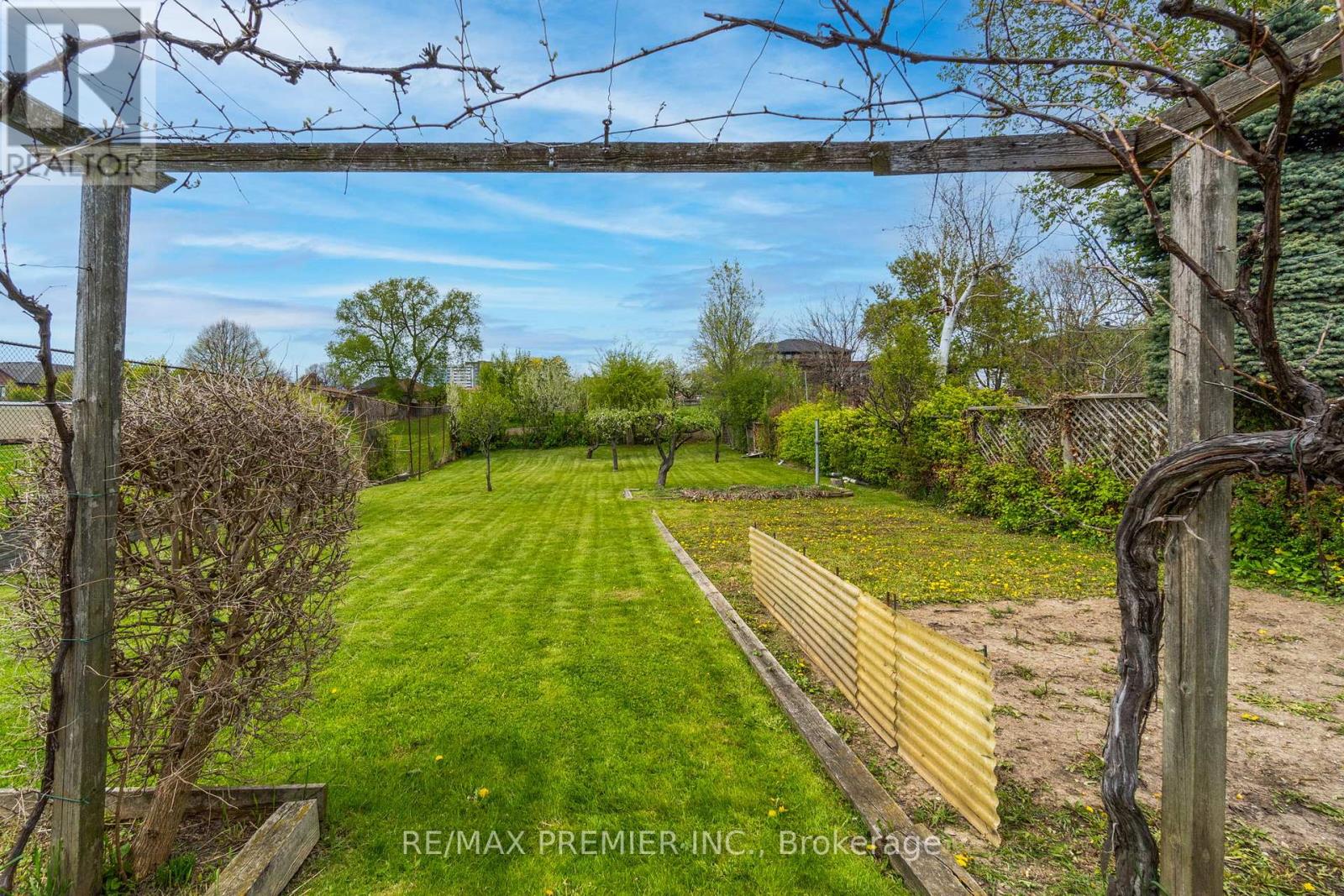 436 RUSTIC ROAD - 22