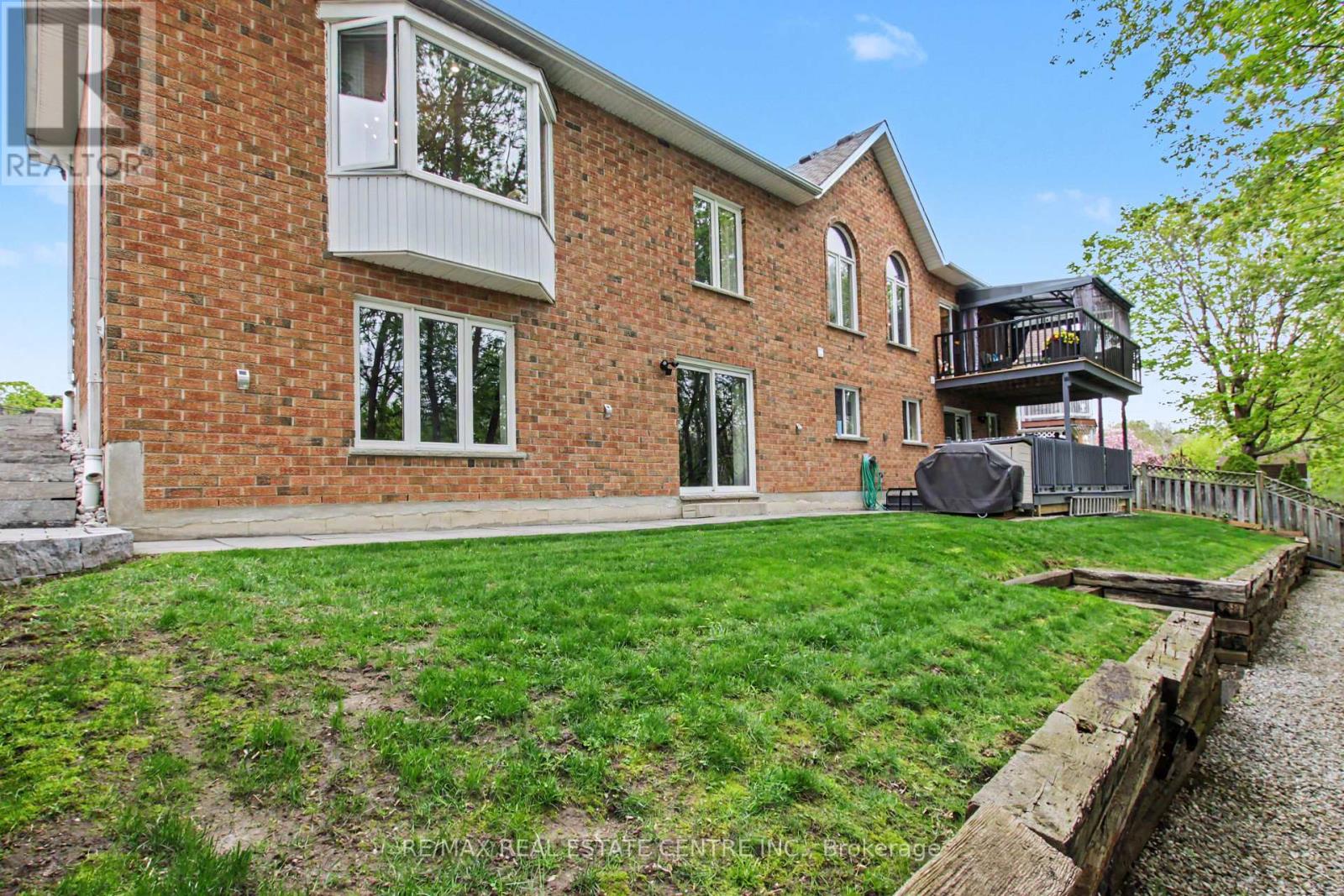 183 TAYLOR AVENUE - 42