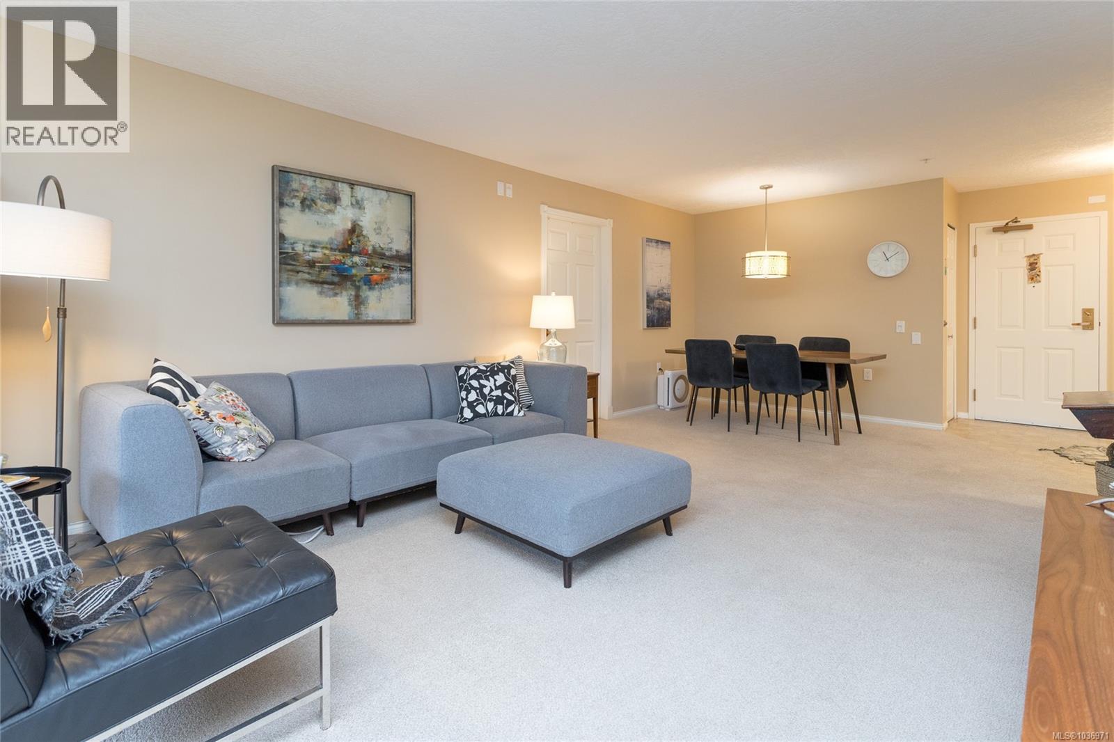 313 1521 Church Avenue, Saanich