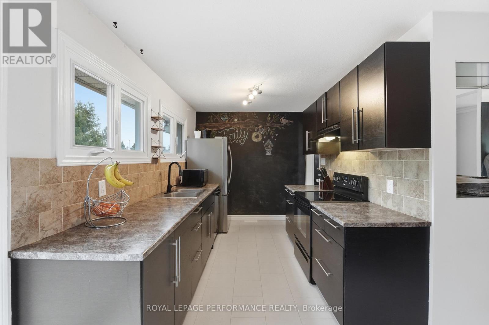 3071 YOUNG STREET - 12