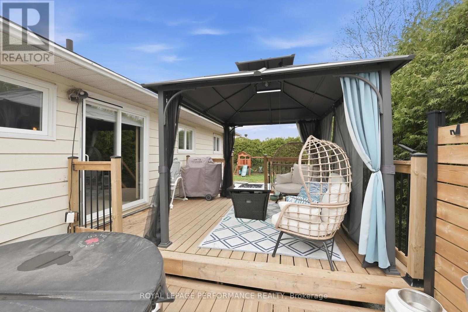 3071 YOUNG STREET - 32