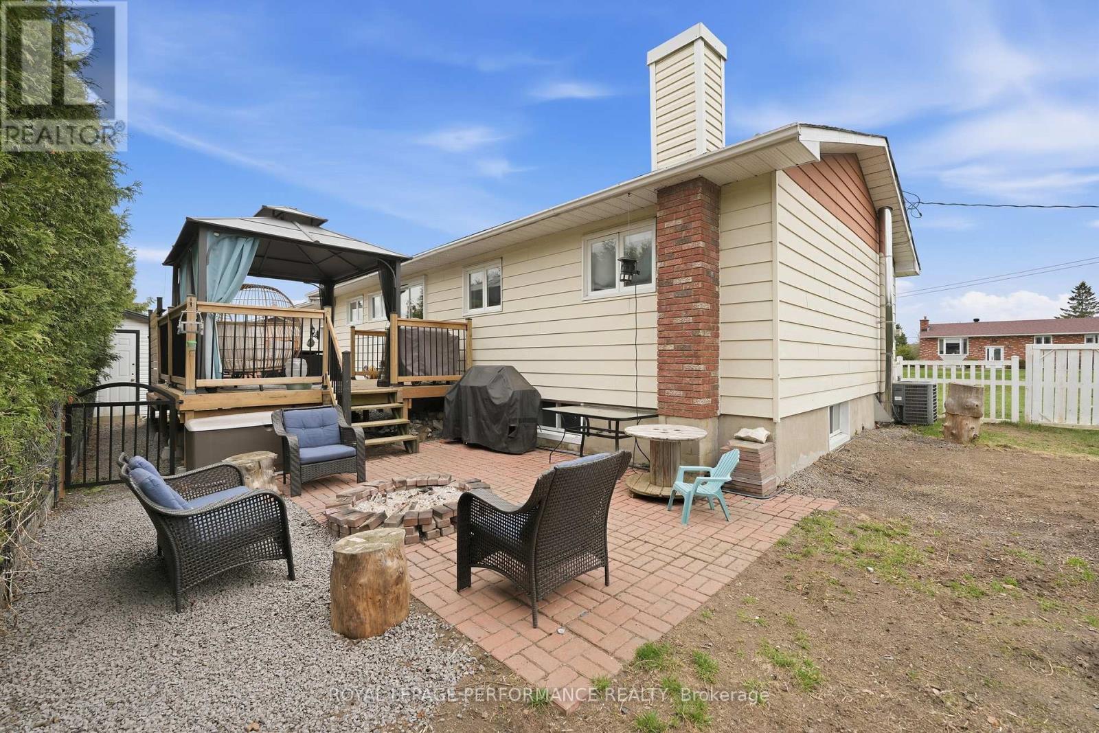 3071 YOUNG STREET - 34