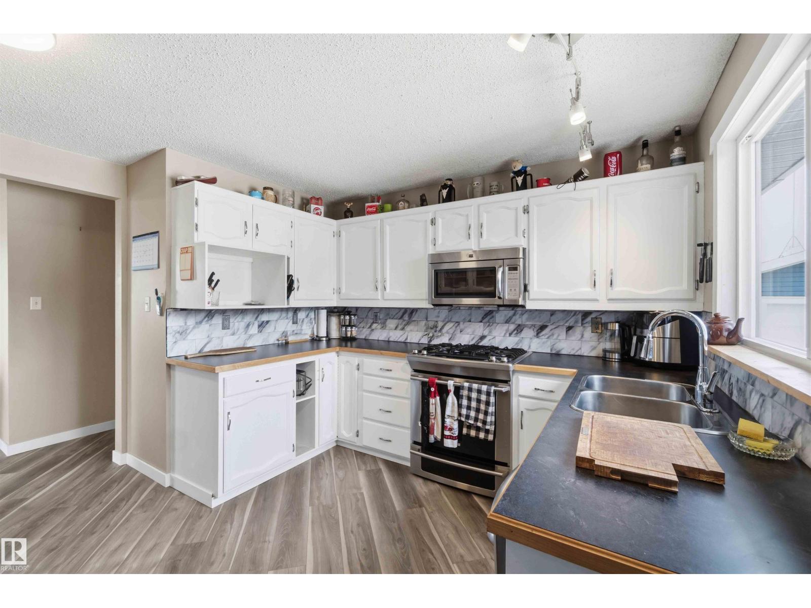 5104 56 ST - 25